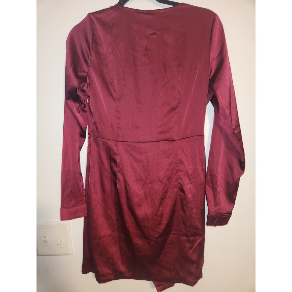 Fashion Nova NWT Sugar Free Burgundy Knotted Wrap Silky Dress Medium - Picture 6 of 12